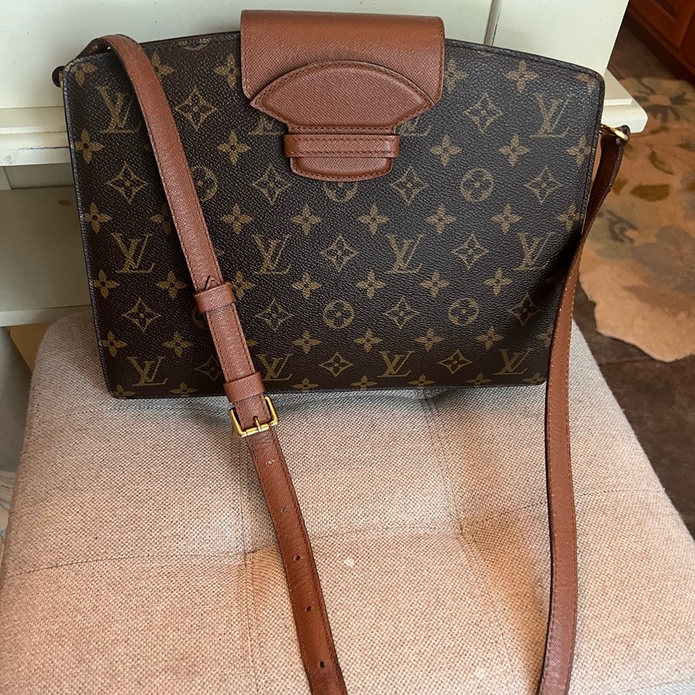 Louis Vuitton Courcelles Monogram Canvas shoulder bag - Picture 2 of 16